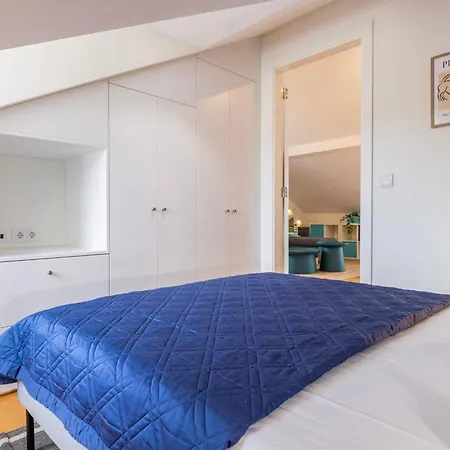 Apartment Paco De Arco T1 Under The Roof, Cp153 3º Perfect Spot *