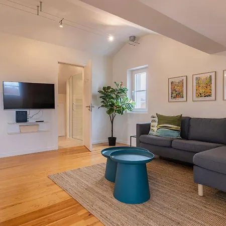 Apartment Paco De Arco T1 Under The Roof, Cp153 3º Perfect Spot Oeiras