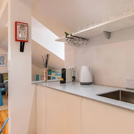 Apartment Paco De Arco T1 Under The Roof, Cp153 3º Perfect Spot