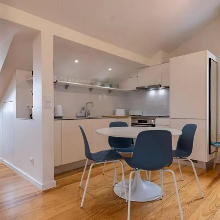 Apartment Paco De Arco T1 Under The Roof, Cp153 3º Perfect Spot